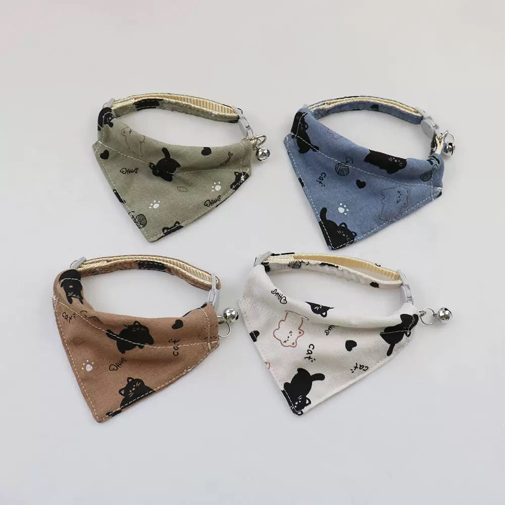 CARTOON PRINTED CAT TRIANGLE DROOL TOWEL