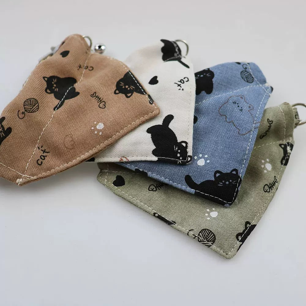 CARTOON PRINTED CAT TRIANGLE DROOL TOWEL