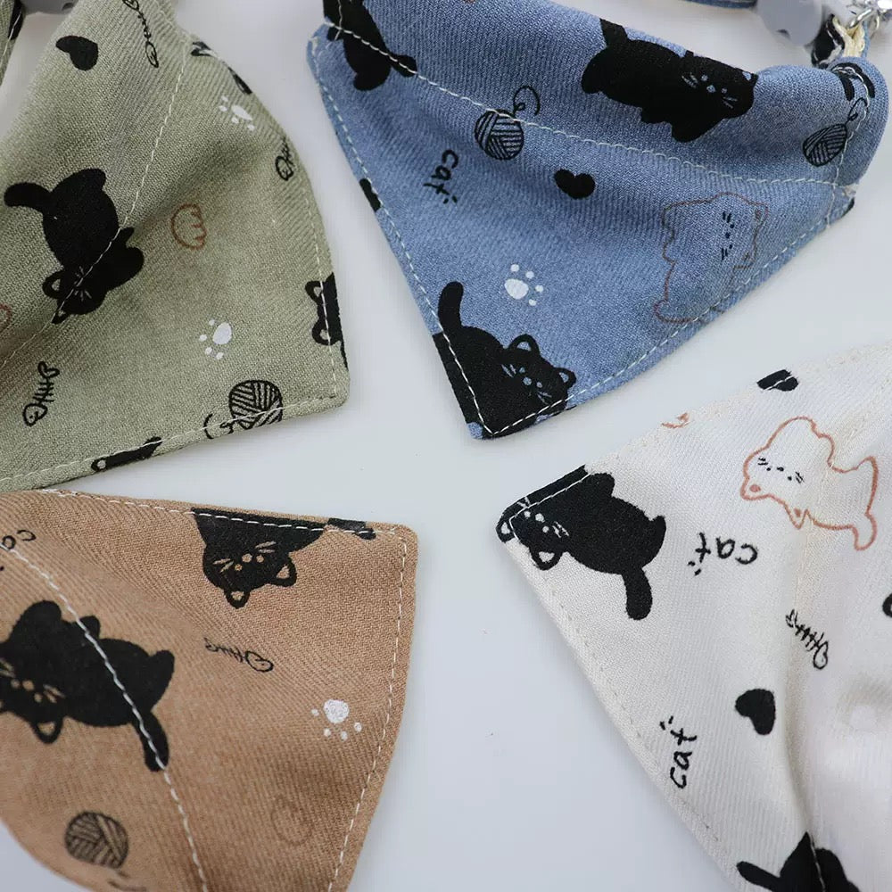 CARTOON PRINTED CAT TRIANGLE DROOL TOWEL